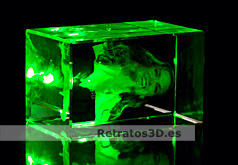 caras 3d grabadas en cristal con laser